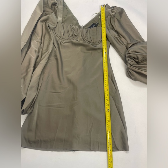 Jagger & Stone Elegant Olive Green Mini Dress with Puff Sleeves. size 4 - Picture 9 of 12